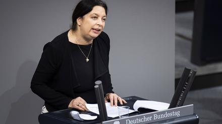 Zu den Verdächtigen, die bei der bundesweiten Razzia gegen die sogenannte Reichsbürgerszene festgenommen wurden, gehörte auch die Berliner Richterin und frühere AfD-Bundestagsabgeordnete Birgit Malsack-Winkemann. 