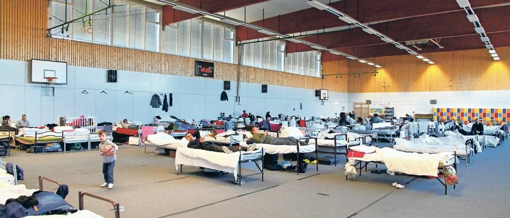 Eine Notunterkunft in Berlin - allerdings nicht die Wackenbergstraße. Dort waren mehr als 90 Flüchtlinge untergebracht.