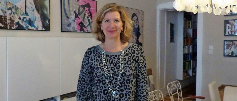 Jeannette Hagen engagiert sich für Flüchtlinge und lädt zu Kultursalons in ihre Wilmersdorfer Wohnung ein.
