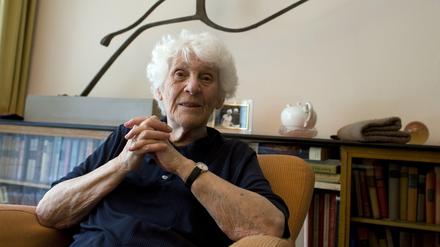 "Ich habe das für die Opfer getan." Ingeborg Rapoport, 102, hat ihre Doktorarbeit in Medizin erfolgreich verteidigt und dürfte wohl die weltweit älteste Promovendin sein - auch dank der Google-Kenntnisse ihrer Freunde.