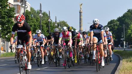 So sah's beim letzten Mal aus: Teilnehmer des damals noch "Velothon" genannten Radrennens im Mai 2018 am Fuße der Siegessäule.