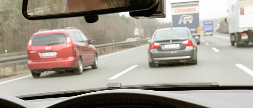Autobahnraser. Die Verkehrsdisziplin auf Deutschlands Straßen sinkt.