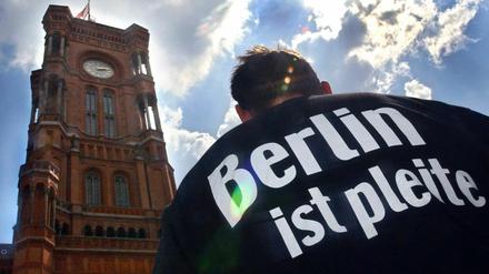 "Berlin ist pleite" - ein modisches T-Shirt aus dem Jahr 2002.