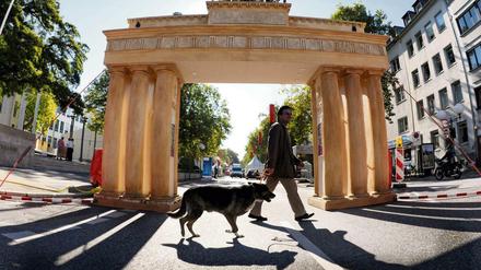 Tag der Deutschen Einheit: Das Brandenburger Tor fand seinen Weg 2011 auch in die ehemalige Hauptstadt