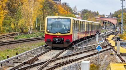 Für ihre Fahrten durch Berlin braucht die S-Bahn immer teureren Strom.