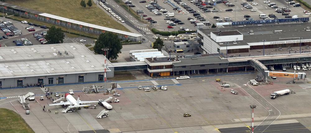 Immer mehr Fluggäste, vor allem am Flughafen Schönefeld steigen die Zahlen - Tegel ist ja auch an der Kapazitätsgrenze.