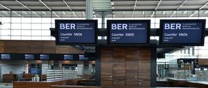 Ein Counter im Hauptterminal im Flughafen Berlin Brandenburg (BER). Am Freitag fand die BER-Aufsichtratssitzung statt. 
