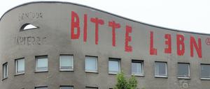 Bonjour Tristesse: Wer kennt es nicht, dass Grafitti an der Falckenstein- Ecke Schlesische Straße?