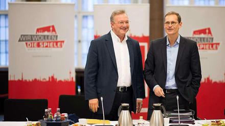 Gute Stimmung. Berlins neuer Regierender Bürgermeister Michael Müller (SPD, rechts) und Innensenator Frank Henkel (CDU) scheinen sich gut zu verstehen. 