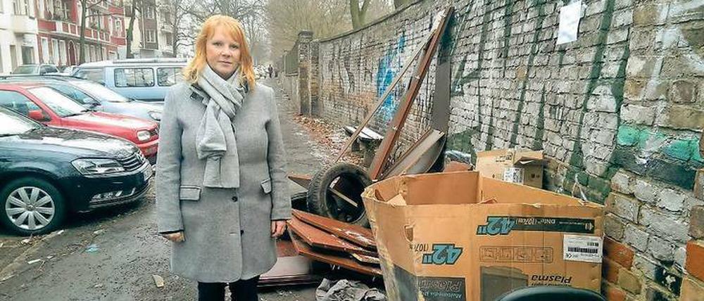 Sperrig. Christina Schwarzer von der CDU möchte, dass illegale Müllentsorger endlich zur Rechenschaft gezogen werden. 