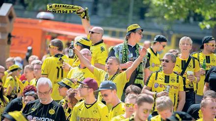 Berlin im Fußballfieber. Am Kirchentags-Wochenende findet auch das Pokalfinale zwischen Dortmund und Frankfurt statt. 