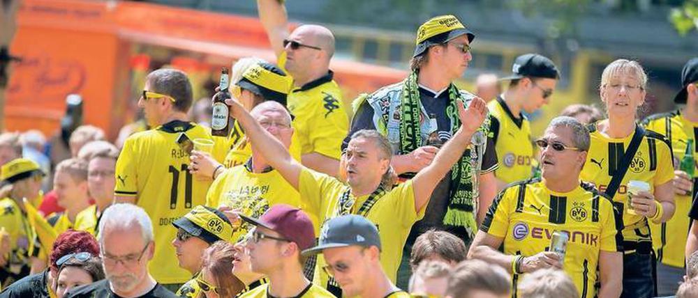 Berlin im Fußballfieber. Am Kirchentags-Wochenende findet auch das Pokalfinale zwischen Dortmund und Frankfurt statt. 