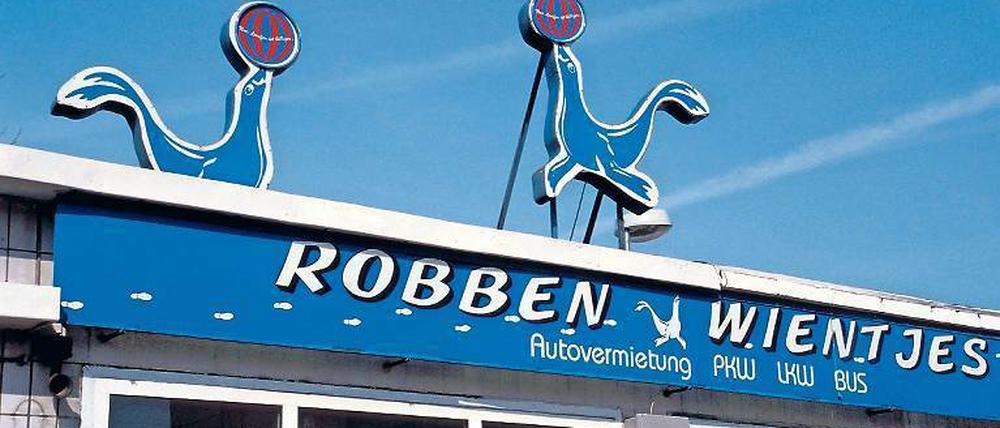Umzugshelfer. Robben &amp; Wientjes ist vor allem wegen seiner Kleintransporter bekannt. In Berlin gibt es vier Standorte.