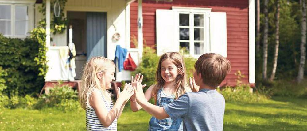 Zuerst fremdelt man, dann beginnt der Spaß. Tagesspiegel-Autorin Nicola Kuhn wollte unbedingt Urlaub in einem Schweden-Häuschen machen und hat dadurch den Wohnungstausch als neue Reisemöglichkeit entdeckt. 