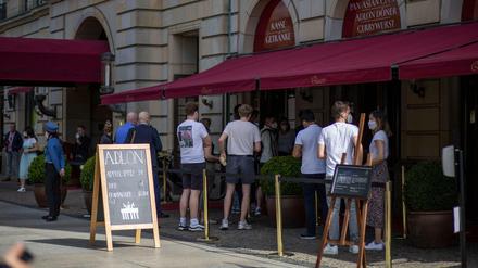Berlins Hotel Adlon am Pariser Platz hatte bereits Teile seines Restaurant Quarr geöffnet. Ab Freitag (11. Juni 2021) dürfen Touristen auch hier wieder übernachten.