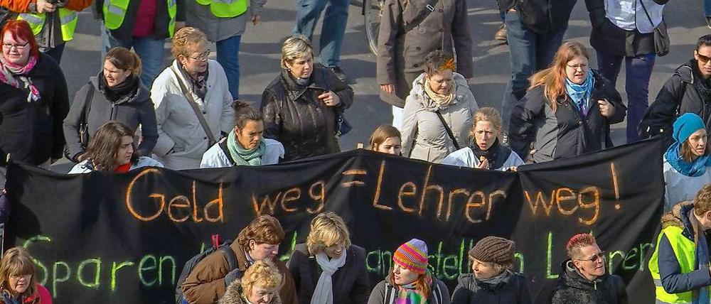 Anfang März zogen tausende Lehrer streikend durch Berlin. Seit Montag ist klar: viel haben sie damit nicht erreicht.