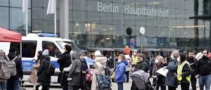 Kriegsflüchtlinge aus der Ukraine kommen am Berliner Hauptbahnhof an.