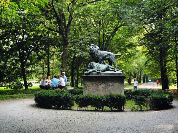 Löwengruppe des Bildhauers Wilhelm Wolff im Tiergarten.