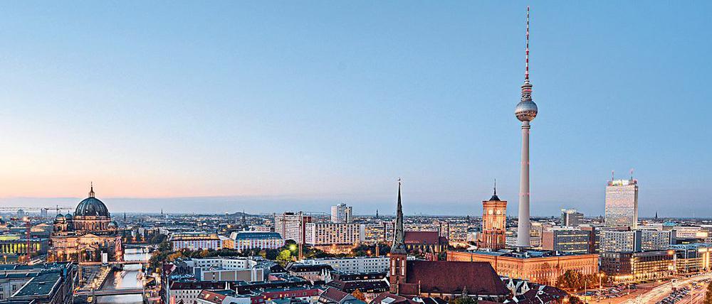 Berliner können sich freuen: Die Stadt erzielte einen Haushaltsüberschuss von rund 1,25 Milliarden Euro. Jetzt wird investiert. 