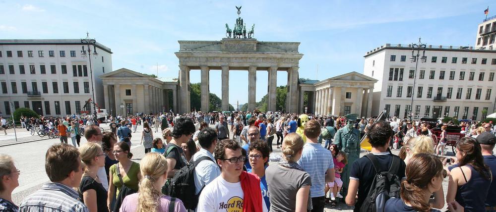 Der Pariser Platz vor dem Brandenburger Tor gehört zum Pflichtprogramm eines Berlin-Touristen. 