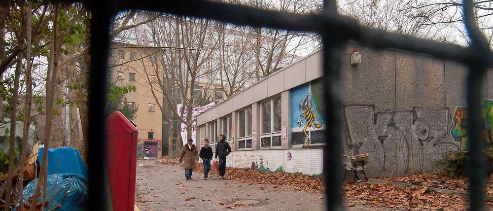 Nicht nur Hellersdorf, auch der Bezirk Kreuzberg hatte die Gerhart-Hauptmann-Schule (Foto) im Dezember 2012 als Unterkunft für die Flüchtlinge bereitgestellt.
