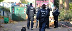 Immer wieder musste die Polizei in der Vergangenheit in die besetzte Schule in der Ohlauer Straße in Kreuzberg kommen - im November 2013 stürmte das SEK die Schule. 
