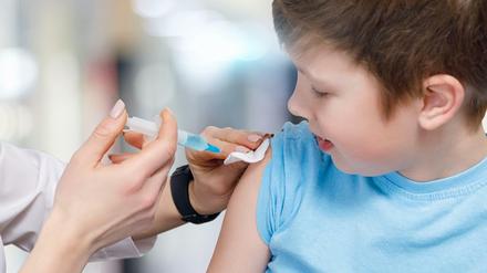 Piks! Kinder ab einem Jahr müssen ab jetzt eine erfolgte Masernimpfung vorweisen, bevor sie in einer Kita aufgenommen werden.