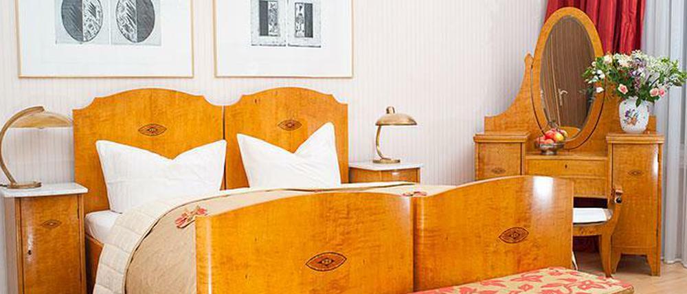 Biedermeiermöbel und orientalische Teppiche: Jedes Zimmer im Hotel Friedenau ist individuell eingerichtet.