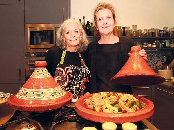 Einmal die Woche kochen Pia Koppelkamm und Carola Doering im Bellwinkel mit der Tajine.
