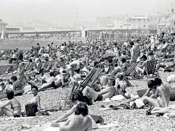 Kaum Platz an der Sonne. Die britischen Strände, wie hier in Brighton, waren während der Hitzewelle alle überfüllt.