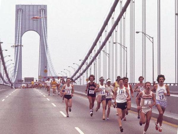 Straßen und Brücken wurden damals erstmals für die Läufer freigegeben.