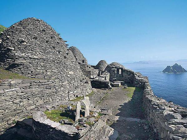 Die Ruinen zeugen heute von der frühen Besiedlung der Dingle-Halbinsel. 