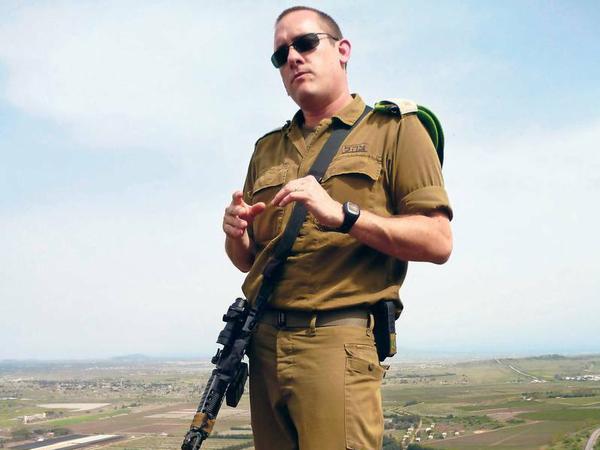 IDF-Major Ribner steht auf dem Bental in den Golanhöhen.