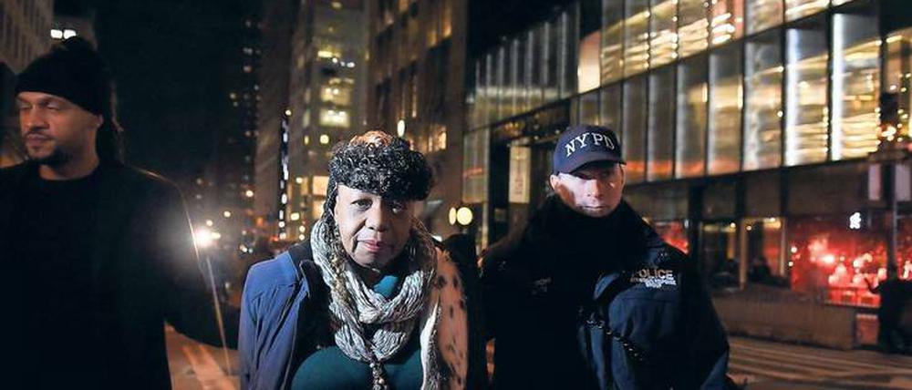 Aufstand der Randständigen. Gwen Carr empfindet es als ihre Pflicht, gegen die diskriminierende Politik von Donald Trump zu protestieren. In New York wurde sie deswegen festgenommen.