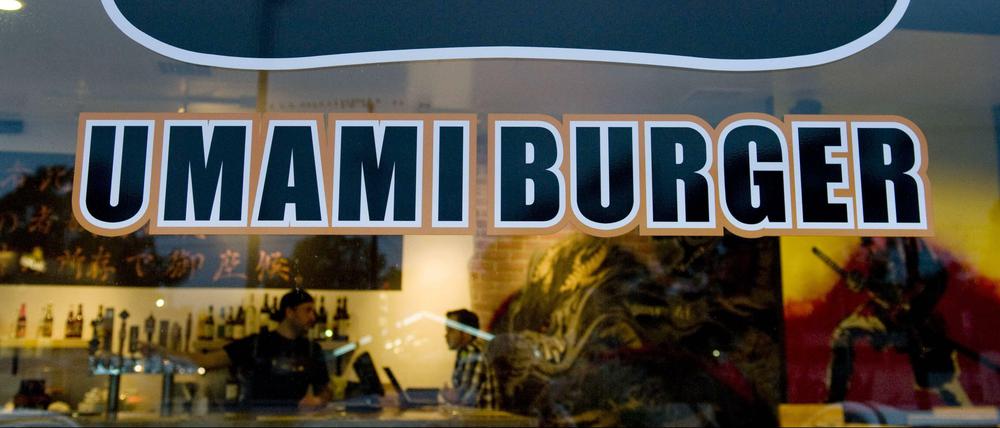 Rund um die Welt eröffnen Restaurants mit dem verheißungsvollen Namen "Umami", wie dieser Burger-Laden in Costa Mesa, Kalifornien.