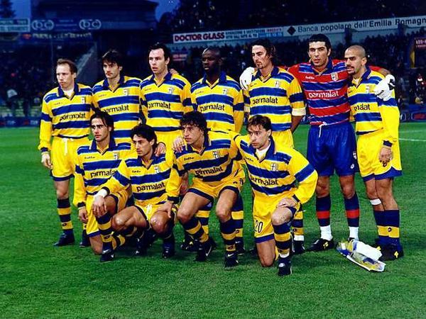Ein Bild aus besseren Zeiten: Parmas Fußballteam.