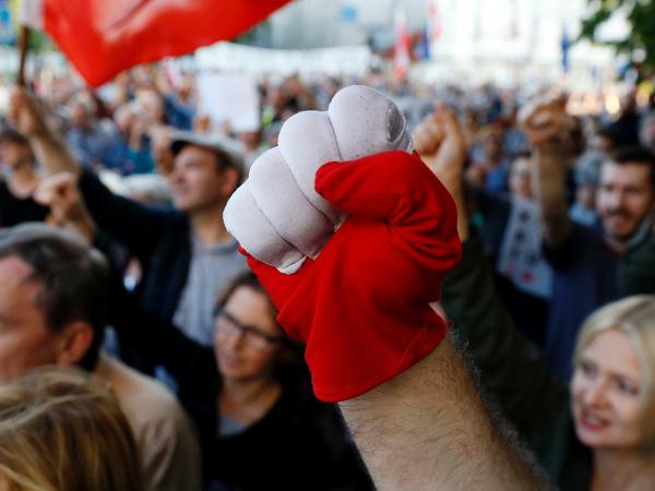 Protest gegen die Entmachtung der polnischen Justiz in Warschau