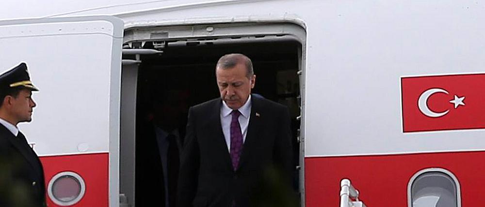 Der türkische Präsident Recep Tayyip Erdogan kommt am Montagmittag in Ankara an. Danach war er abgetaucht.