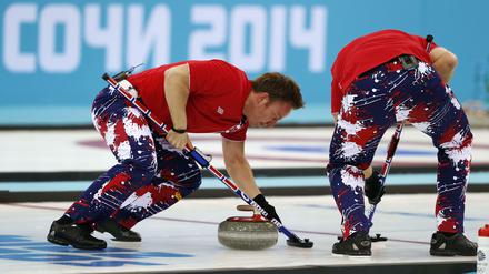 Schrubben, was das Zeug hält: Das norwegische Curling-Team kämpft in Sotschi um die Medaillen. 