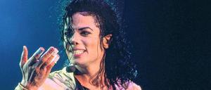 Als King of Pop wurde Michael Jackson, hier bei einem Konzert 1992, gefeiert. 