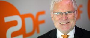 Noch-ZDF-Intendant Markus Schächters geht mit einem Lächeln.
