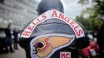 Ein Mitglied der Rockergruppe Hells Angels. (Archivbild)