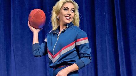 Lady Gaga macht sich schon mal warm für den Super Bowl.