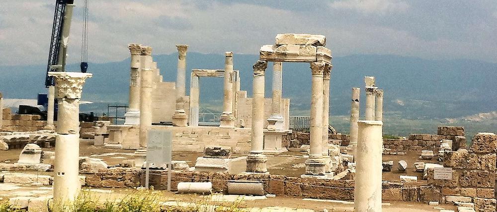 Gesamtansicht der Ruinen der antiken Stadt Laodikeia im Westen der Türkei.