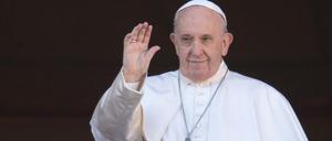 Papst Franziskus hat nicht zum ersten Mal seine Hand weggezogen.