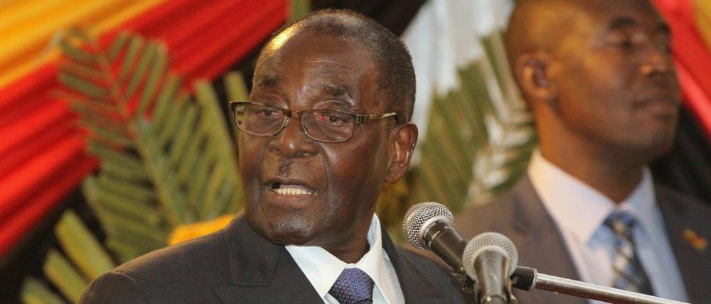 Robert Mugabe bei seiner Rede am 15. September 2015. Einen Monat zuvor hatte der Präsident von Simbabwe dieselbe Rede schon mal gehalten. 