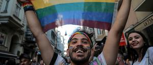 Gay Pride in Istanbul 2018 - trotz Verbots gingen Tausende auf die Straße.