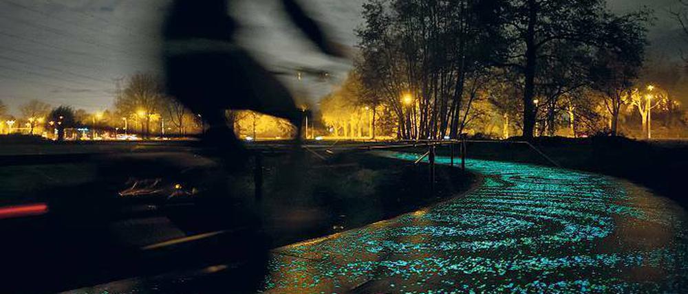 Künstlich, aber schön. Sternenfunkeln im Städtchen Nuenen. Foto: Pim Hendriksen/pa