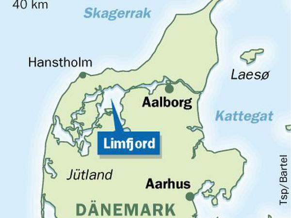 Am Küstenabschnitt südlich von Hanstholm sind die beiden Landzungen erkennbar, die den Limfjord einst schlossen. Seit 1825 gibt es zwischen Agger Tange und Harboøre Tange wieder einen Durchlass.
