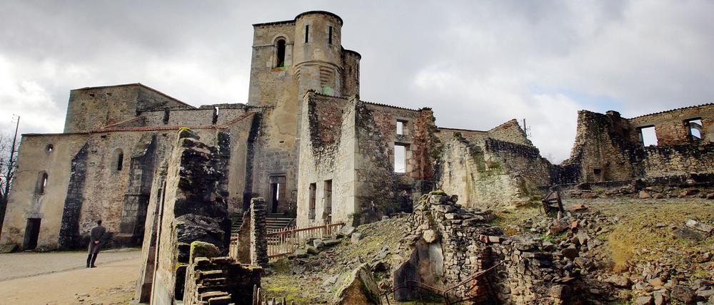 Geisterdorf als Mahnmal. Die Ruinen von Oradour-sur-Glane in Zentralfrankreich, wo 643 Einwohner, darunter 350 Frauen und Kinder, am 10. Juni 1944 von einer SS-Division ermordet wurden.